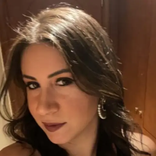 Olivia — Editor & Author